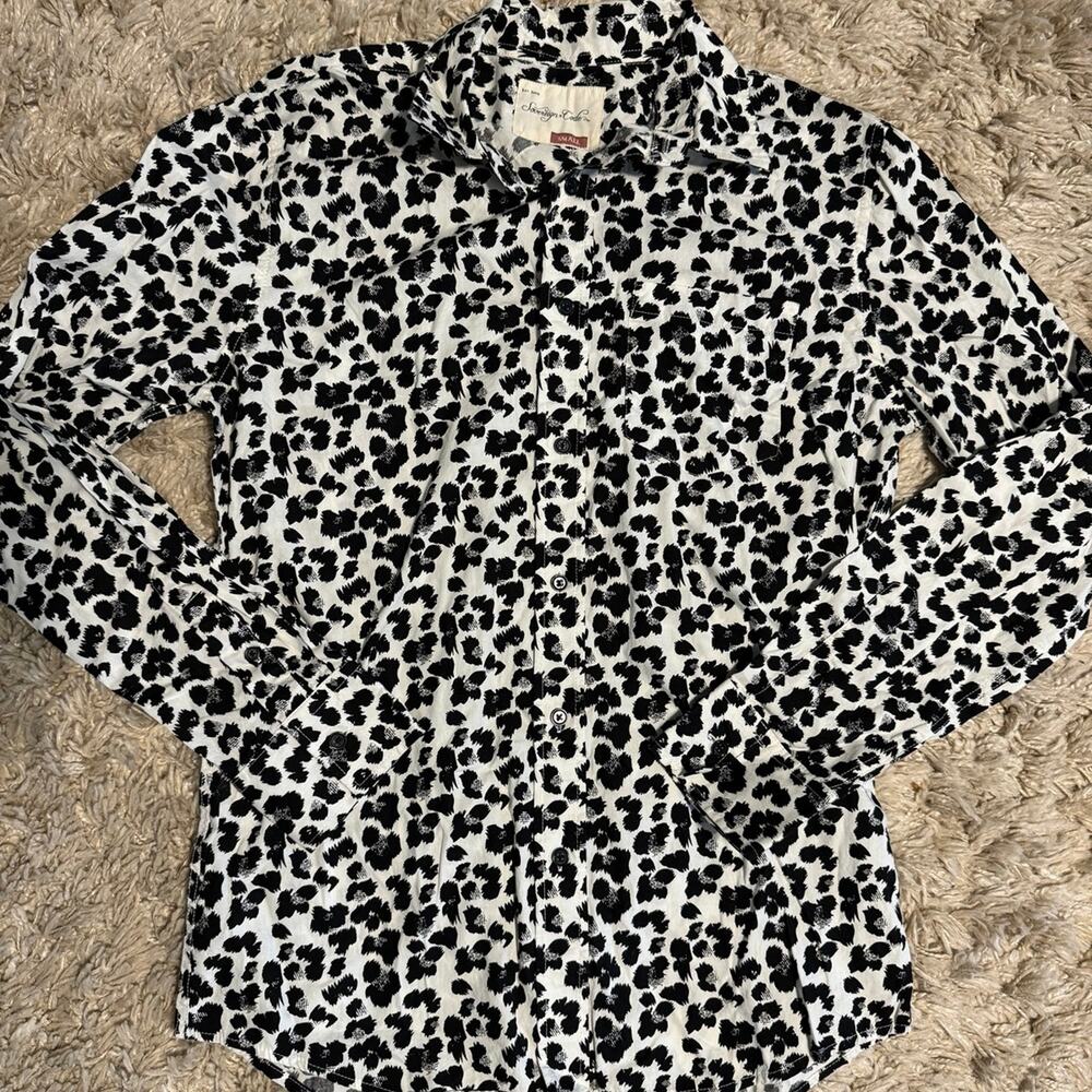Womens Size small Black White Animal Print Long Sleeve Button Front Cotton Top